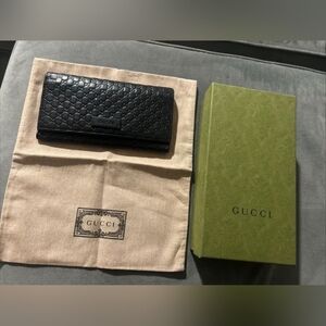 Gucci Microguccissima Monogram GG Black Soft Margaux Leather Trifold Wallet